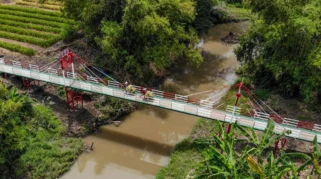 Pembangunan Jembatan Perintis Garuda di Sukodono Lumajang Dorong Perekonomian Warga