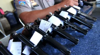 Pemeriksaan Senpi Polisi di Bondowoso, 7 Unit Tak Layak Pakai
