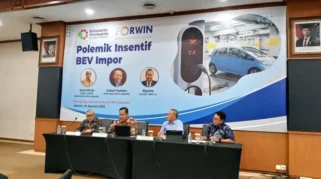 Pemerintah Siapkan Insentif Kendaraan Listrik untuk Kurangi Impor BBM