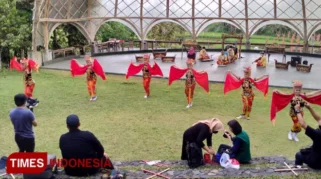 Pemkab Banyuwangi Sambut Wisatawan dengan Tarian Gandrung Saat Libur Iduladha