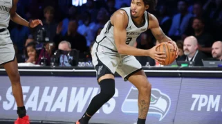 Penampilan Bersejarah Dylan Harper Antar Spurs Kalahkan Thunder di Playoff NBA