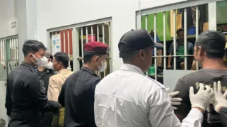 Penggeledahan Ruang Napi di Lapas Bondowoso, Petugas Amankan Pisau Rakitan dan Korek Api