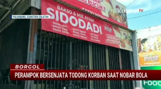 Perampokan Bersenjata di Warung Bakso Palembang Terekam CCTV