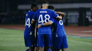 Persaingan Ketat Liga Super Indonesia 2025/2026: Persib, Borneo FC, dan Persija Bersitegang di Puncak Klasemen