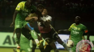 Persebaya Akhiri Kutukan 11 Tahun di Kandang Semen Padang dengan Kemenangan Telak 7-0