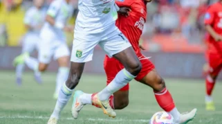 Persebaya Memimpin 2-0 Melawan Semen Padang di Babak Pertama