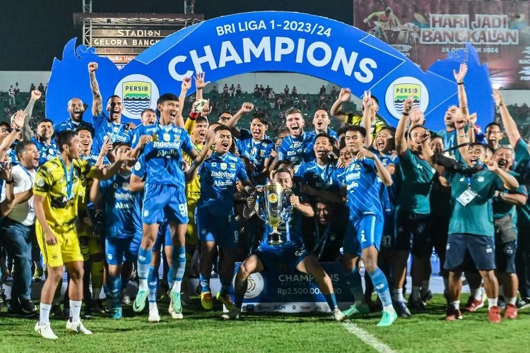 Persib Bandung Cetak Sejarah Hat-Trick Juara Liga 1 Usai Tahan Imbang Persijap Jepara 0-0