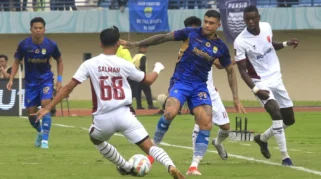 Persib Bandung Fokus Raih Tiga Poin Penting Hadapi PSM Makassar