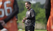Persija Jakarta Resmi Ganti Pelatih Mauricio Souza Setelah Gagal Angkat Trofi