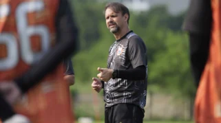 Persija Jakarta Resmi Ganti Pelatih Mauricio Souza Setelah Gagal Angkat Trofi