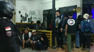 Pesta Miras Intisari di Cafe Tasikmalaya Berujung Gerebek Polisi Saat Ulang Tahun