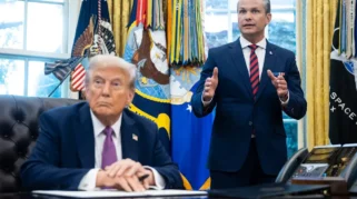 Pete Hegseth Dukung Tindakan Trump dalam Menghadapi China dan Memperkuat Aliansi di Asia