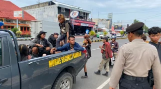 Petugas Amankan Empat Anak Punk Diduga Palak Pengendara di Situbondo