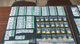 Polisi Bekasi Tangkap Pengedar Tramadol dan Hexymer, Ratusan Butir Disita
