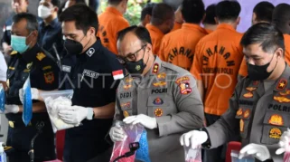 Polisi Bondowoso Tangkap Lima Pengedar Narkoba dan Obat Keras Ilegal