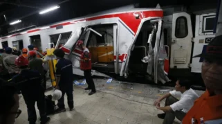 Polisi Periksa 36 Saksi Kecelakaan Kereta di Stasiun Bekasi Timur, Nasib Sopir Taksi Green SM Dipertanyakan