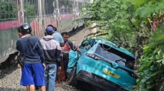 Polisi Tetapkan Sopir Taksi Green SM sebagai Tersangka Kecelakaan KRL di Bekasi Timur