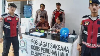 Polres Lumajang Tingkatkan Keamanan Melalui Sambang Poskamling di Desa Merakan