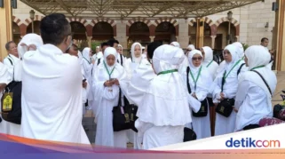 PPIH Madinah Laksanakan Shalat Ghaib untuk Istri Petugas Haji Supriadi