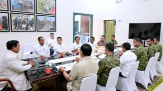 Prabowo Ratas Bareng Mendikti dan Kapolri Bahas Aspirasi Buruh hingga Pendidikan