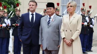 Presiden Prabowo Mulai Kunjungan Resmi, Disambut Macron di Paris