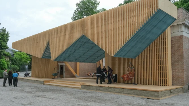 Protes Keras Pussy Riot Memaksa Penutupan Sementara Paviliun Rusia di Venice Biennale 2026