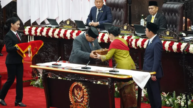 Puan Maharani Sambut Presiden Prabowo di DPR Jelang Rapat Paripurna