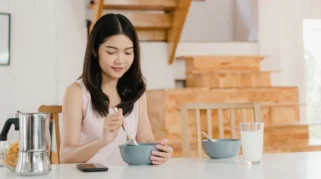 [QUIZ] Berdasarkan Jam Bangun Tidur, Ini Oats yang Cocok Untukmu