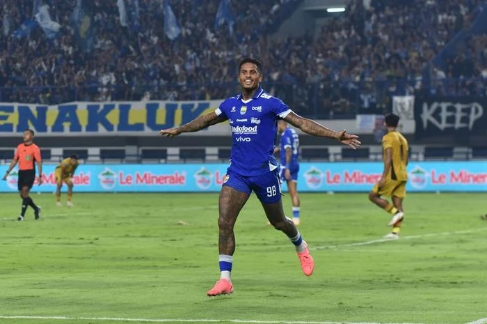 Ramon Tanque Tekankan Fokus Penuh Persib Bandung Jelang Laga Penentuan Juara