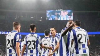 Real Sociedad dan Valencia Tampilkan Laga Seru Berakhir 3-4, Valencia Amankan Keselamatan di La Liga
