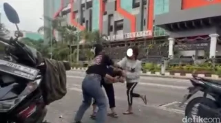 Remaja di Surabaya Jadi Korban Pengeroyokan Akibat Masalah Perempuan, Dipicu Pesan Instagram