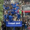 Ribuan Bobotoh Padati Asia Afrika Sambut Konvoi Persib