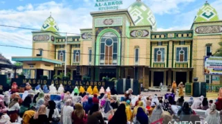 Ribuan Jemaah Shalat Idul Adha Padati Masjid Al-Abror Situbondo
