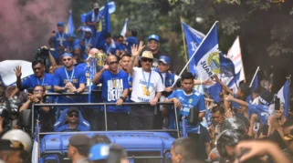 Ribuan Personel Kepolisian Amankan Pawai Kemenangan Persib di Bandung