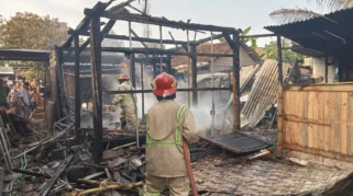 Rumah di Mojoagung Jombang Ludes Terbakar, Dua Laptop dan Motor Hangus