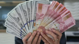 Rupiah Capai Rekor Terlemah Baru, Potensi Tembus Rp 17.500 per Dolar AS