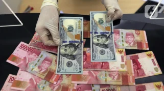 Rupiah Ditutup Melemah di Rp17.706 per Dolar AS, Sentimen Perang AS-Iran Jadi Pemicu