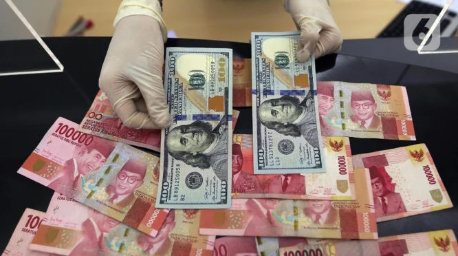 Rupiah Ditutup Melemah di Rp17.706 per Dolar AS, Sentimen Perang AS-Iran Jadi Pemicu