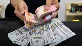 Rupiah Melemah Menyentuh Rp17.500 per Dolar AS, Harga Jual di Bank Capai Rp17.700