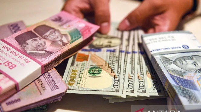 Rupiah Melemah Tembus Rp17.510 per Dolar AS pada 12 Mei 2026