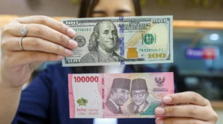 Rupiah Terus Melemah, Ditutup di Level Rp17.667 per Dolar AS