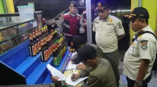 Satpol PP Madiun Tingkatkan Operasi Penertiban Minuman Beralkohol Ilegal di Kecamatan Jiwan
