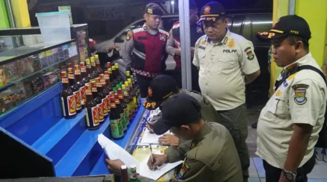 Satpol PP Madiun Tingkatkan Operasi Penertiban Minuman Beralkohol Ilegal di Kecamatan Jiwan