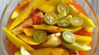 Segarnya Asinan Mangga Muda, Kudapan Penggugah Selera