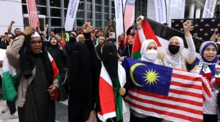 Sembilan WNI Relawan Global Sumud Flotilla Tiba di Tanah Air, Disambut Menteri Luar Negeri