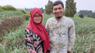 Senyum Damiri Meski Kehilangan Jempol Kaki, Petani Tegal Menyempurnakan Haji
