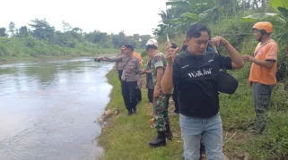 Seorang Warga Tulungagung Hilang Terseret Arus Saat Mencari Ikan di Sungai Brantas
