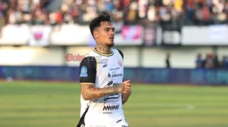 Shayne Pattynama Tak Sabar Jalani El Clasico Perdana Lawan Persib, Optimis Bawa Persija Raih 3 Poin di Kandang