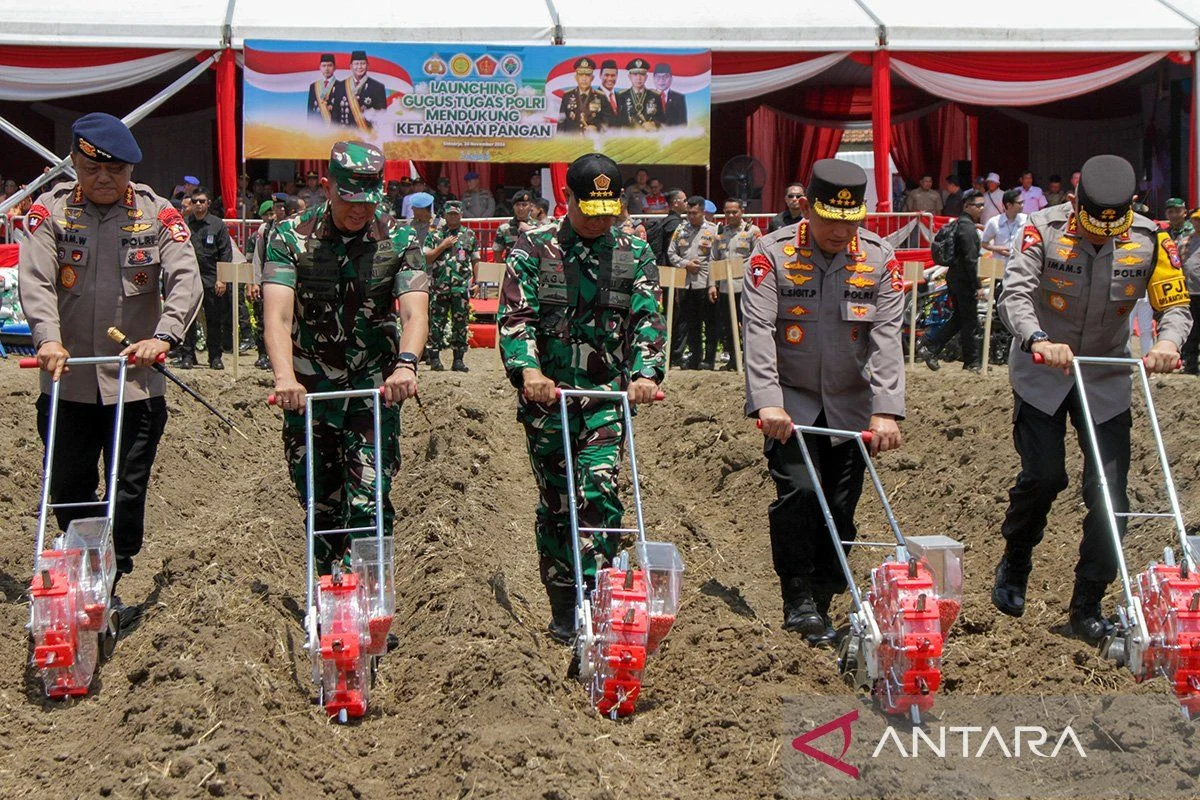 Sinergi TNI-Polri Kawal Distribusi Bantuan Pangan untuk Jaga Ketahanan Sosial di Lumajang
