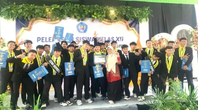 SMK Muhammadiyah 8 Siliragung Gelar Pelepasan Kelas XII